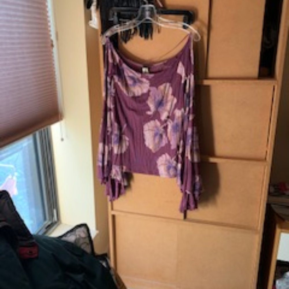 FREE PEOPLE SIZE S BOHO TOP WINE NEW